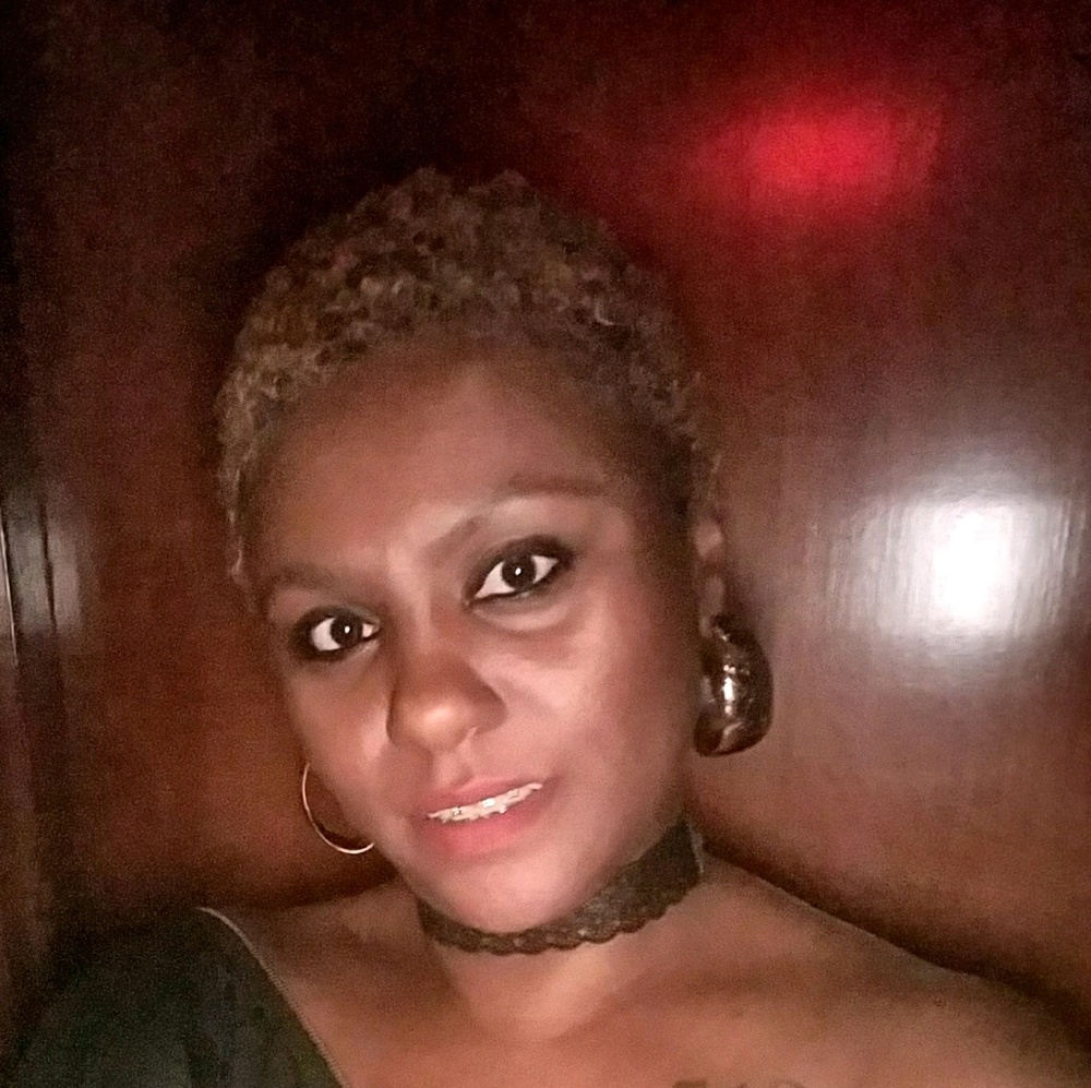 Meet your Posher, Davonda